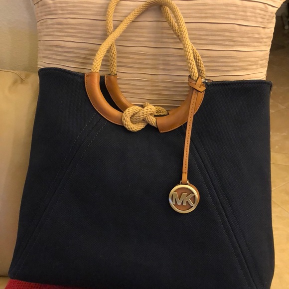 isla ring shoulder tote